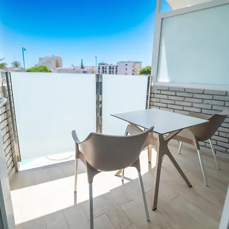 Hl Nardos - Only Adults 4*